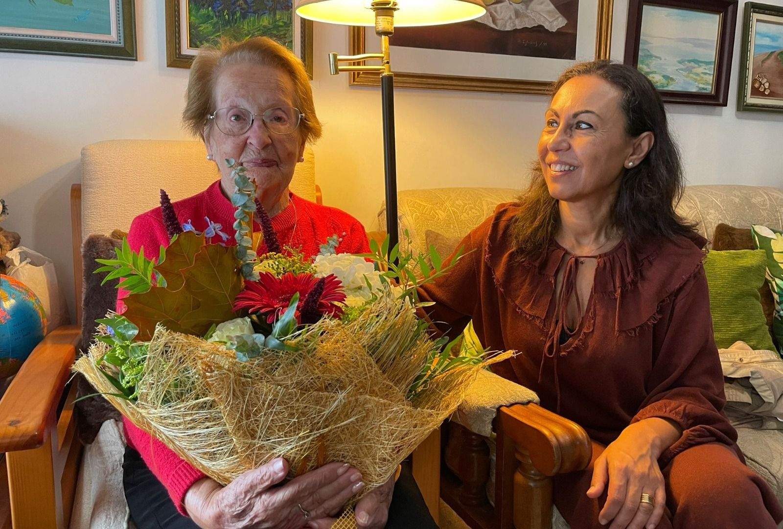 Amalia Acuña cumpre cen anos en Marín