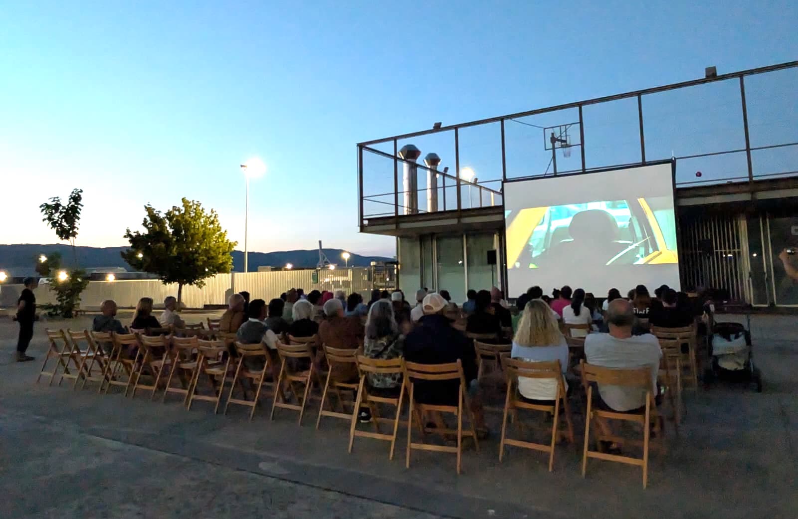 Una de las proyecciones del festival MAC Marín en el Parque Azul