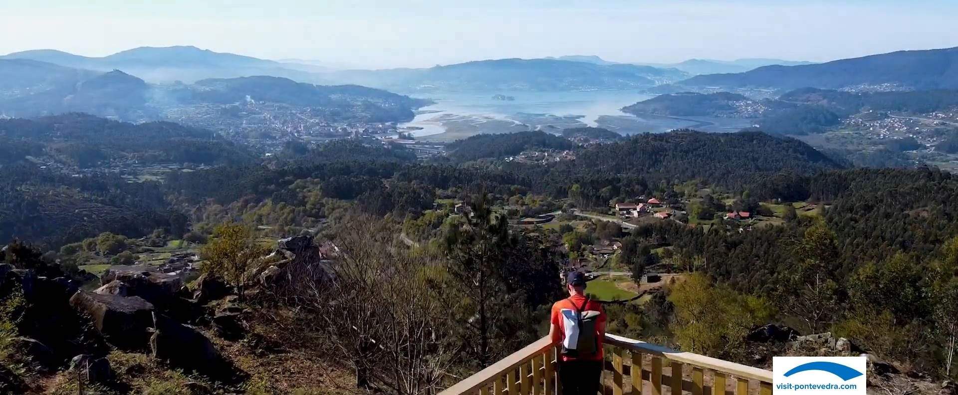 Vistas dende o Miradoiro Couto das Forcadas (parque forestal da Fracha)