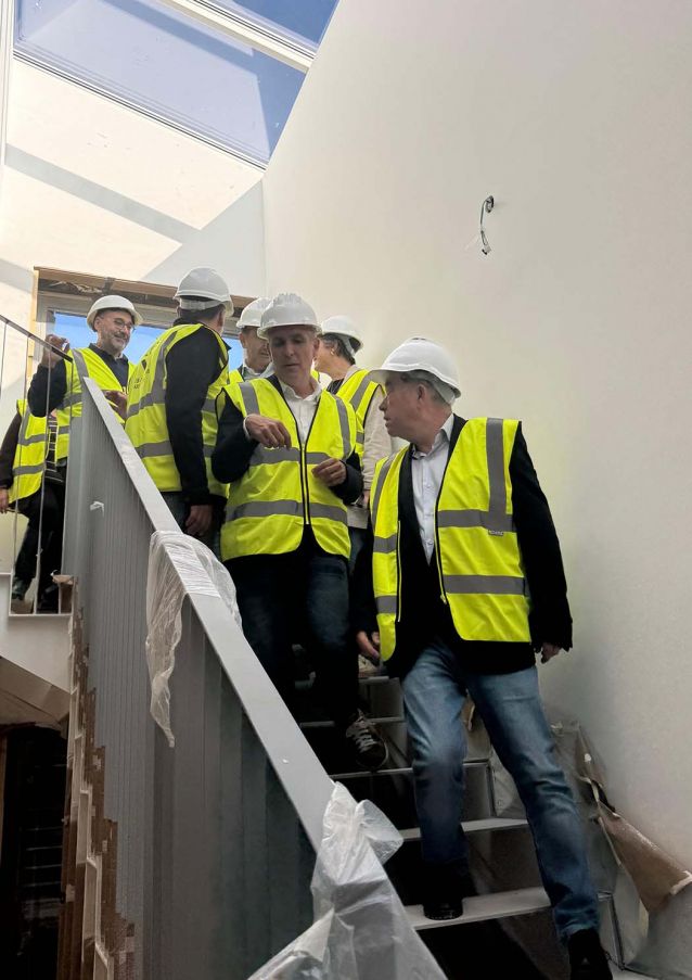 Visita ás obras de rehabilitación do edificio de Churruchaos