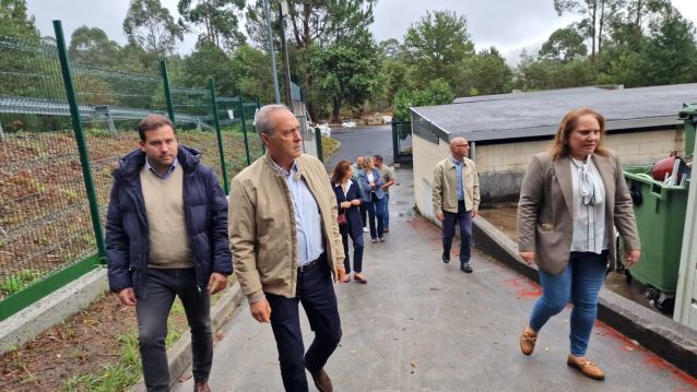 Jorge Cubela e Agustín Reguera, no punto limpo de Cerdedo Cotobade Jorge Cubela e Agustín Reguera, no punto limpo de Cerdedo Cotobade