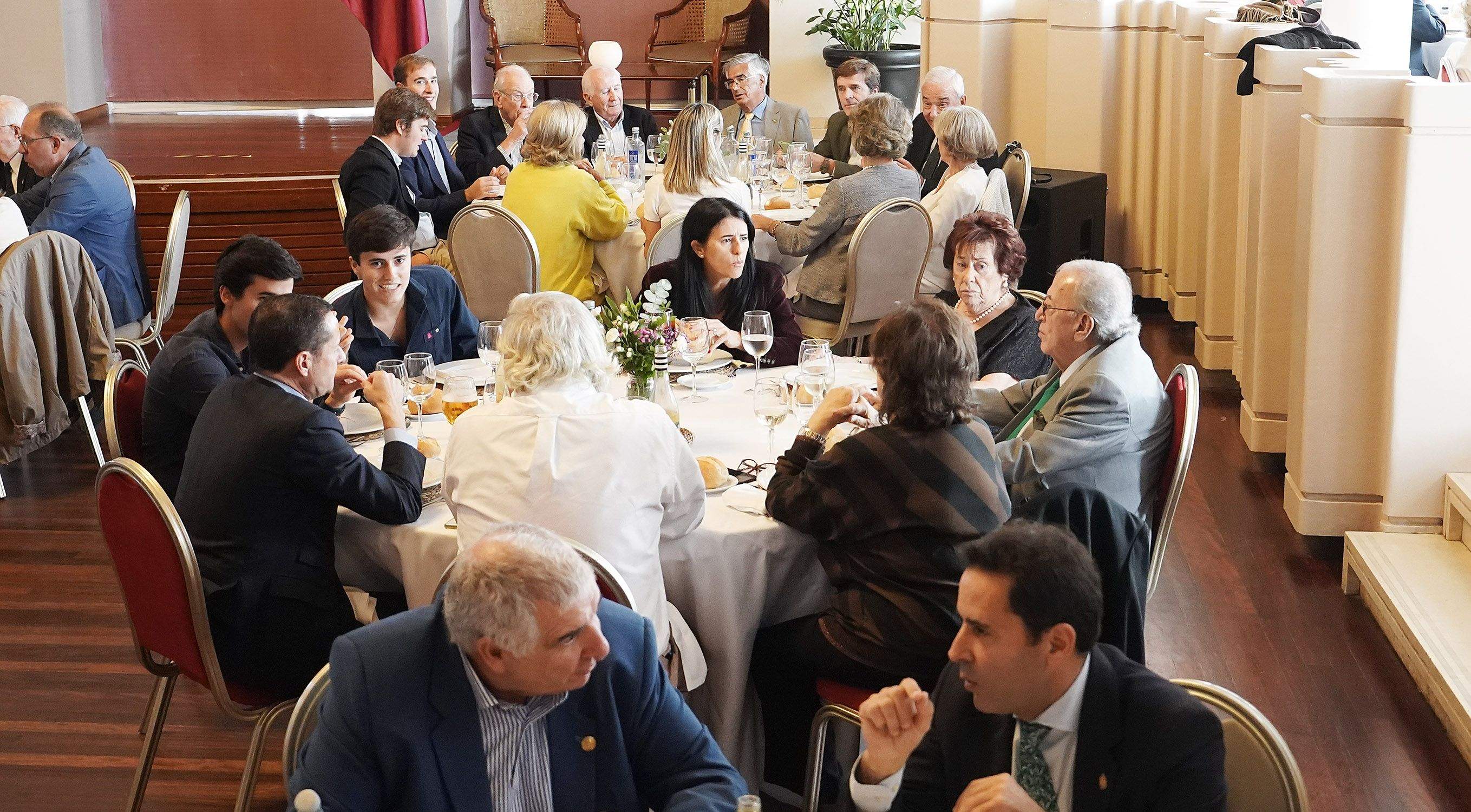 Acto de entrega de insignias de ouro do Liceo Casino de Pontevedra Acto de entrega de insignias de ouro do Liceo Casino de Pontevedra