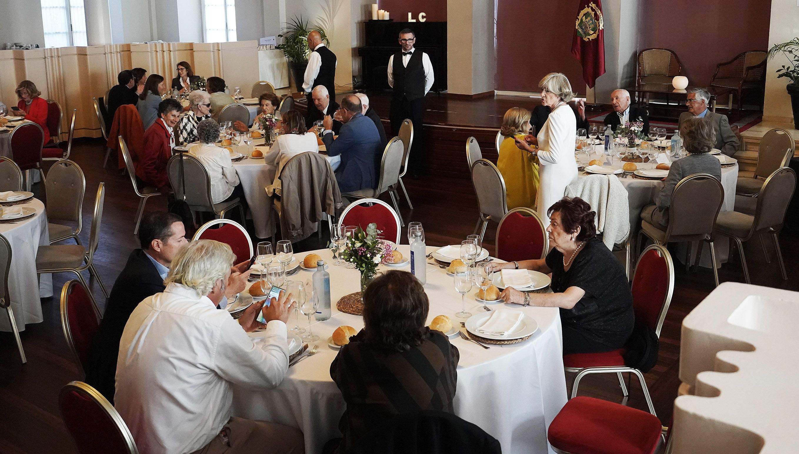 Acto de entrega de insignias de ouro do Liceo Casino de Pontevedra Acto de entrega de insignias de ouro do Liceo Casino de Pontevedra