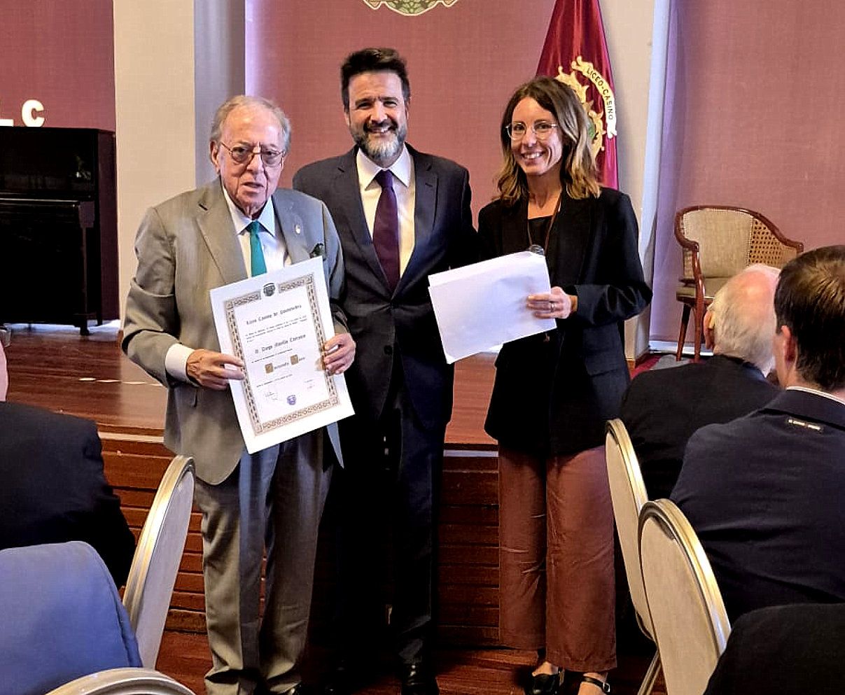 Diego Murillo recibe o diploma do Liceo Casino Diego Murillo recibe o diploma do Liceo Casino