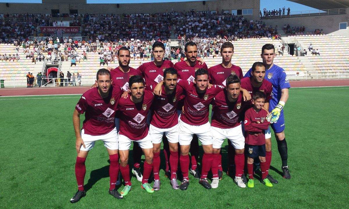 Equipo do Pontevedra que se enfrontou ao Haro Deportivo en El Mazo Equipo do Pontevedra que se enfrontou ao Haro Deportivo en El Mazo