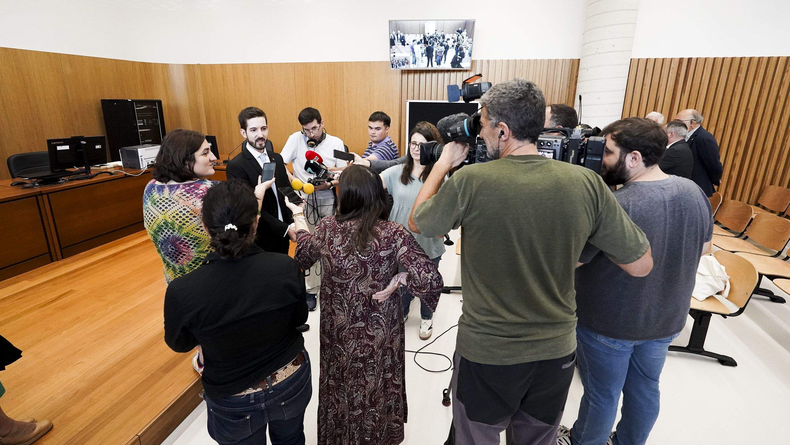 Acto oficial de entrega la declaración
de herederos de Castelao al Archivo Histórico Acto oficial de entrega la declaración
de herederos de Castelao al Archivo Histórico