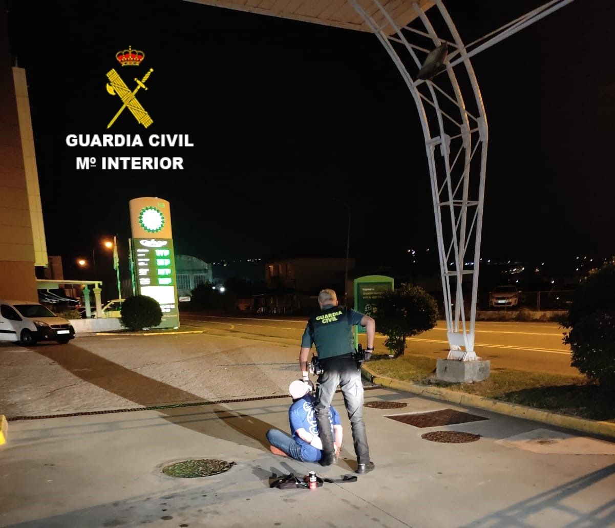 Detenido por robar en la gasolinera de Paredes