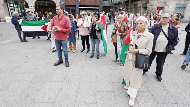 Asistentes á concentración por unha Palestina libre