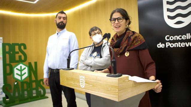 Anabel Gulías presenta, xunto a Ángela Paz e Anxo Silva, a rede de aseos inclusivos Anabel Gulías presenta, xunto a Ángela Paz e Anxo Silva, a rede de aseos inclusivos