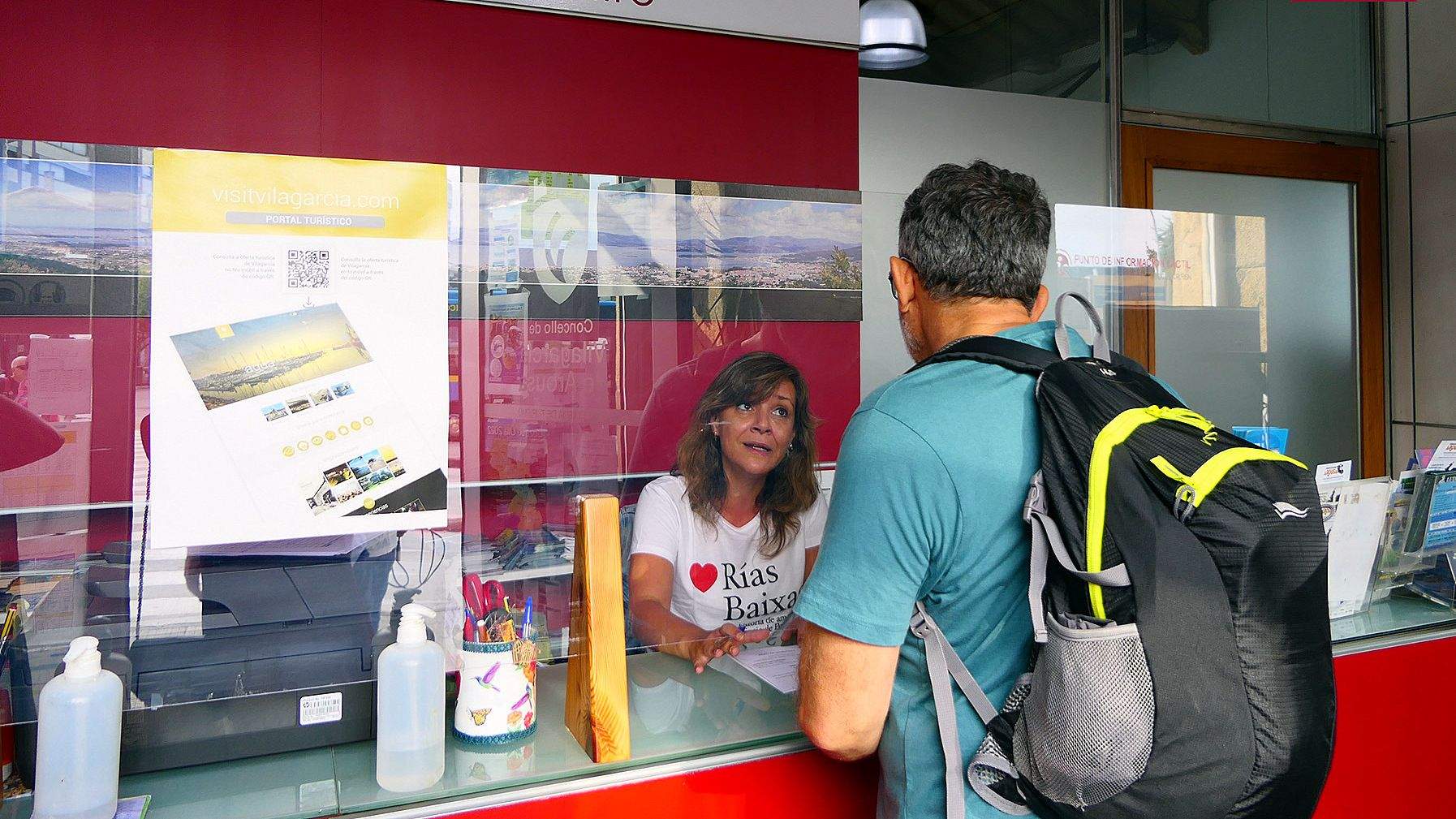 Turista solicitando información en Vilagarcía de Arousa