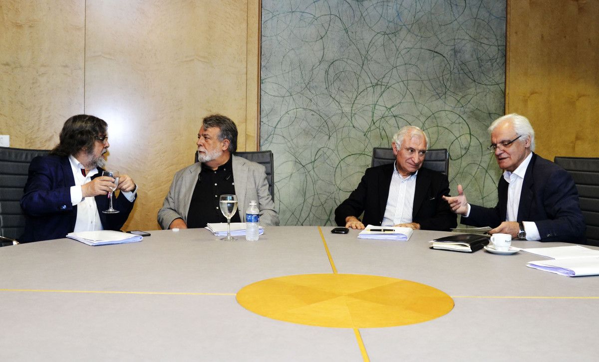 Reunión del jurado de los premios Julio Camba y Fernández del Riego