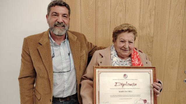 María Fraíz CanavalMaría da Vrea , Premio Mestra da Memoria 2025.