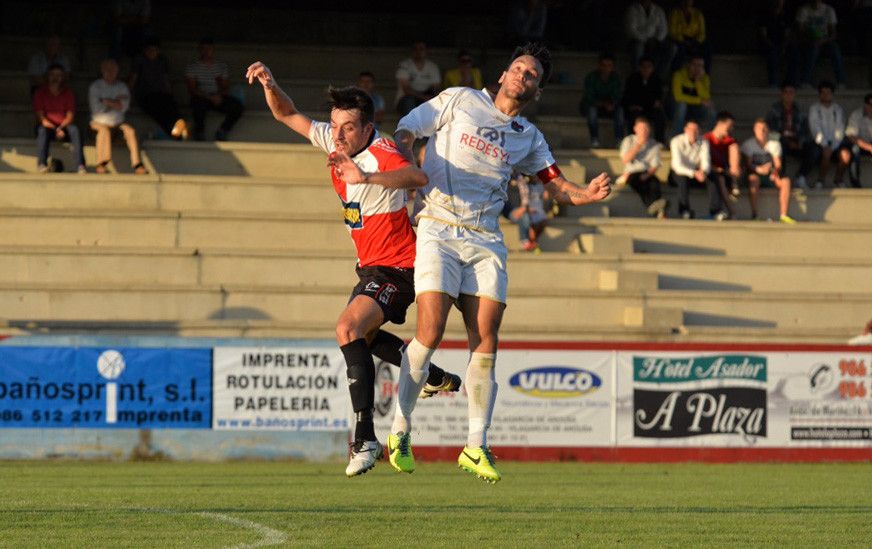 Cardeñosa nun partido co Boiro ante o Arosa na Lomba