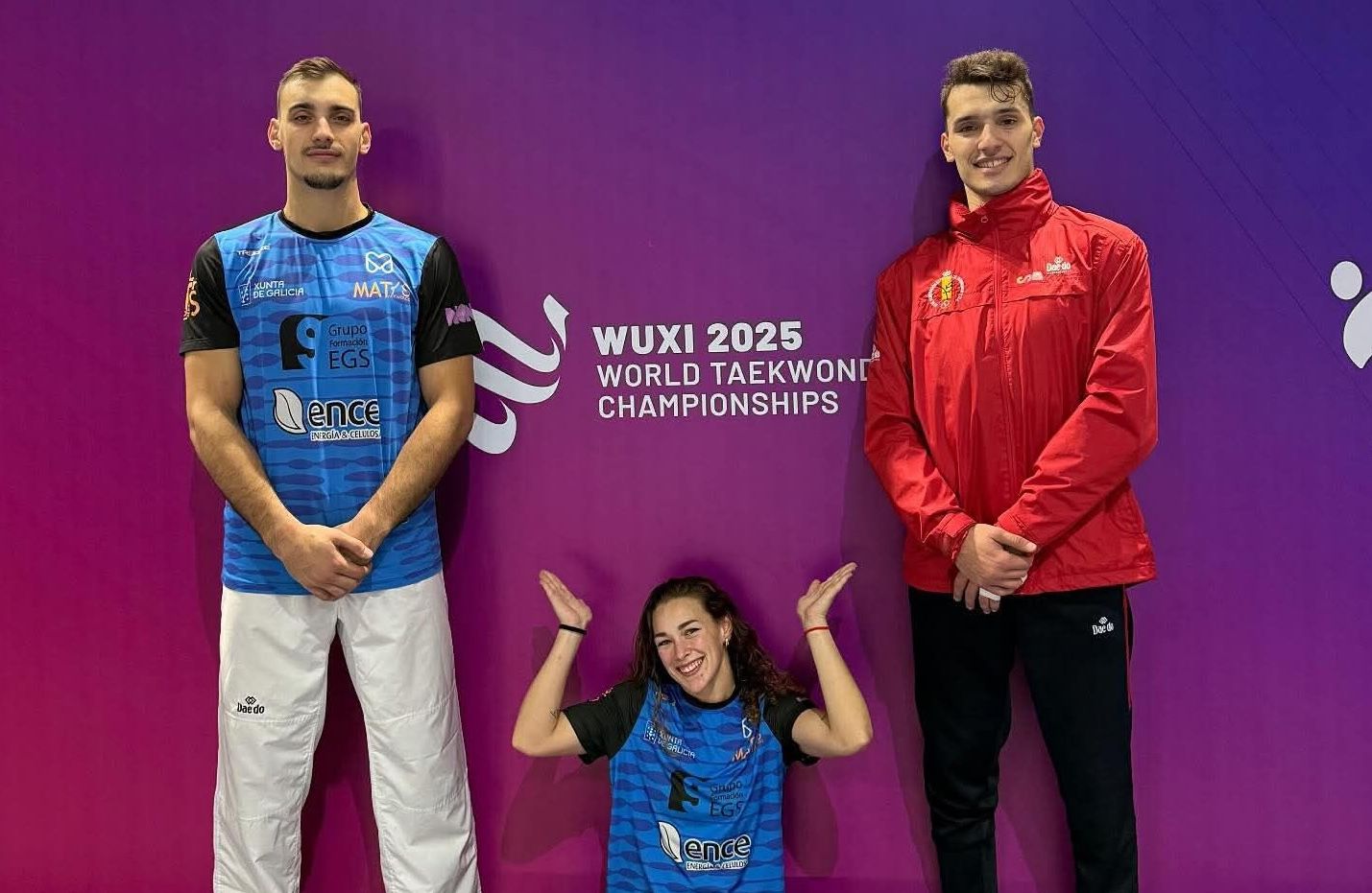 Iván García, Arlet Ortiz y Sergio Troitiño en el Mundial de Taekwondo en Wuxi
