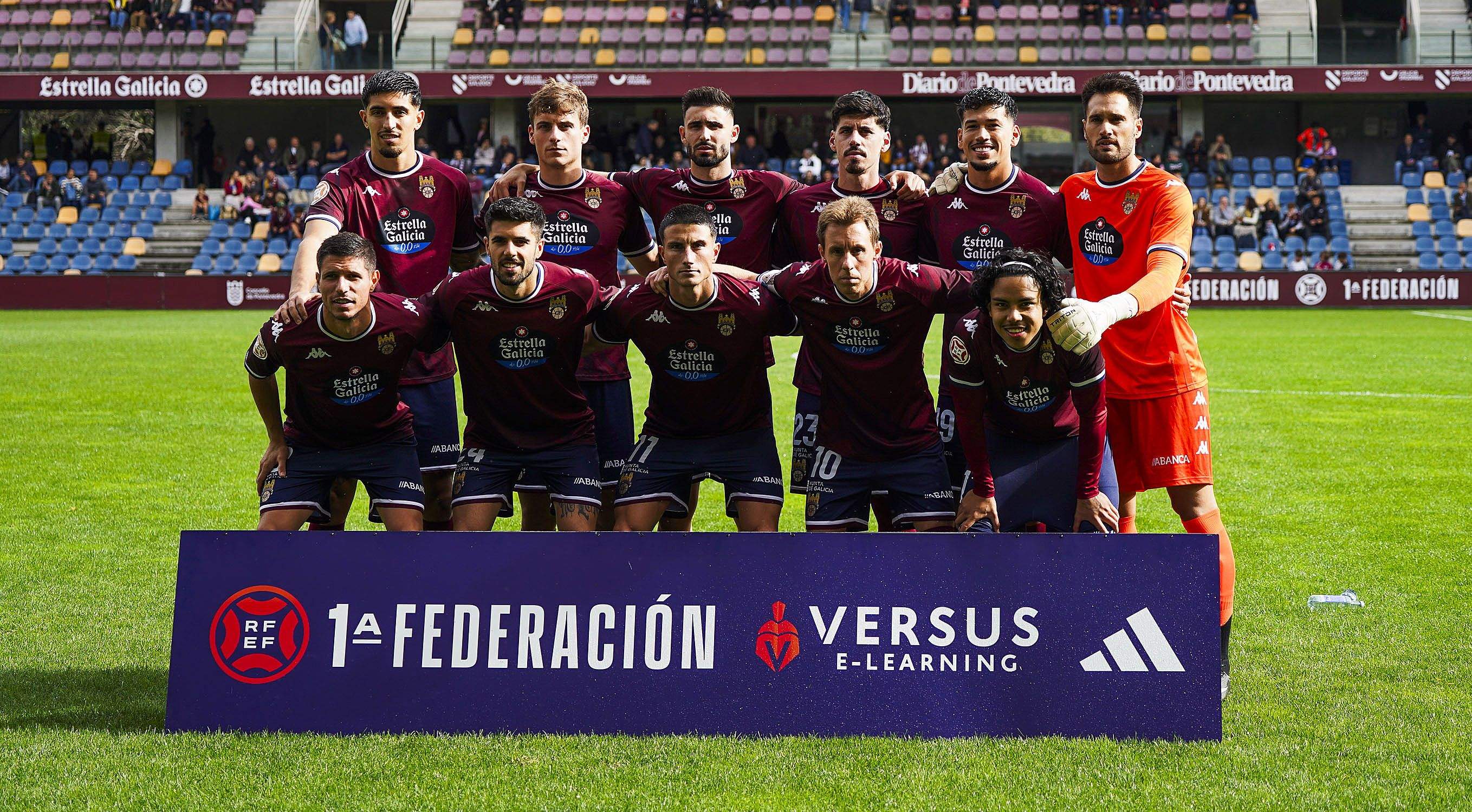 Partido entre Pontevedra CF y Zamora en Pasarón Partido entre Pontevedra CF y Zamora en Pasarón