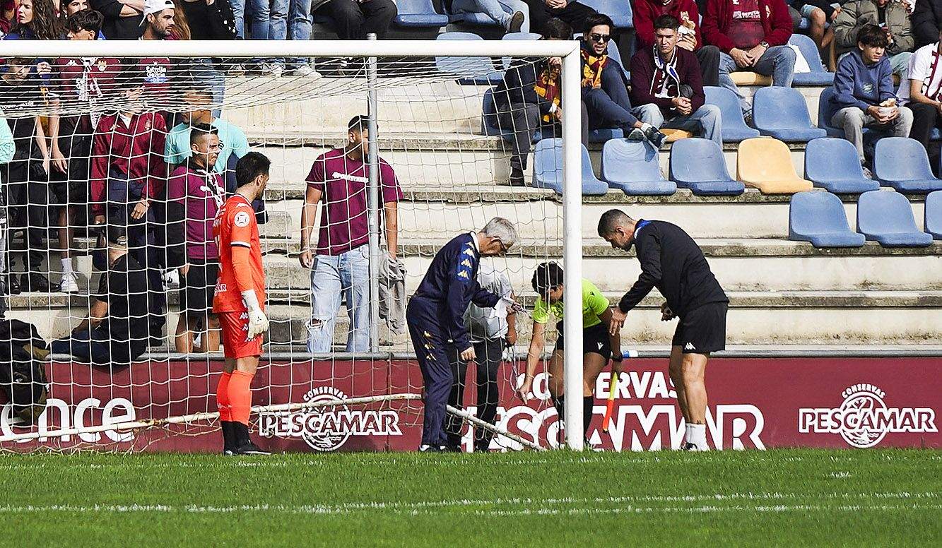 Partido entre Pontevedra CF y Zamora en Pasarón Partido entre Pontevedra CF y Zamora en Pasarón
