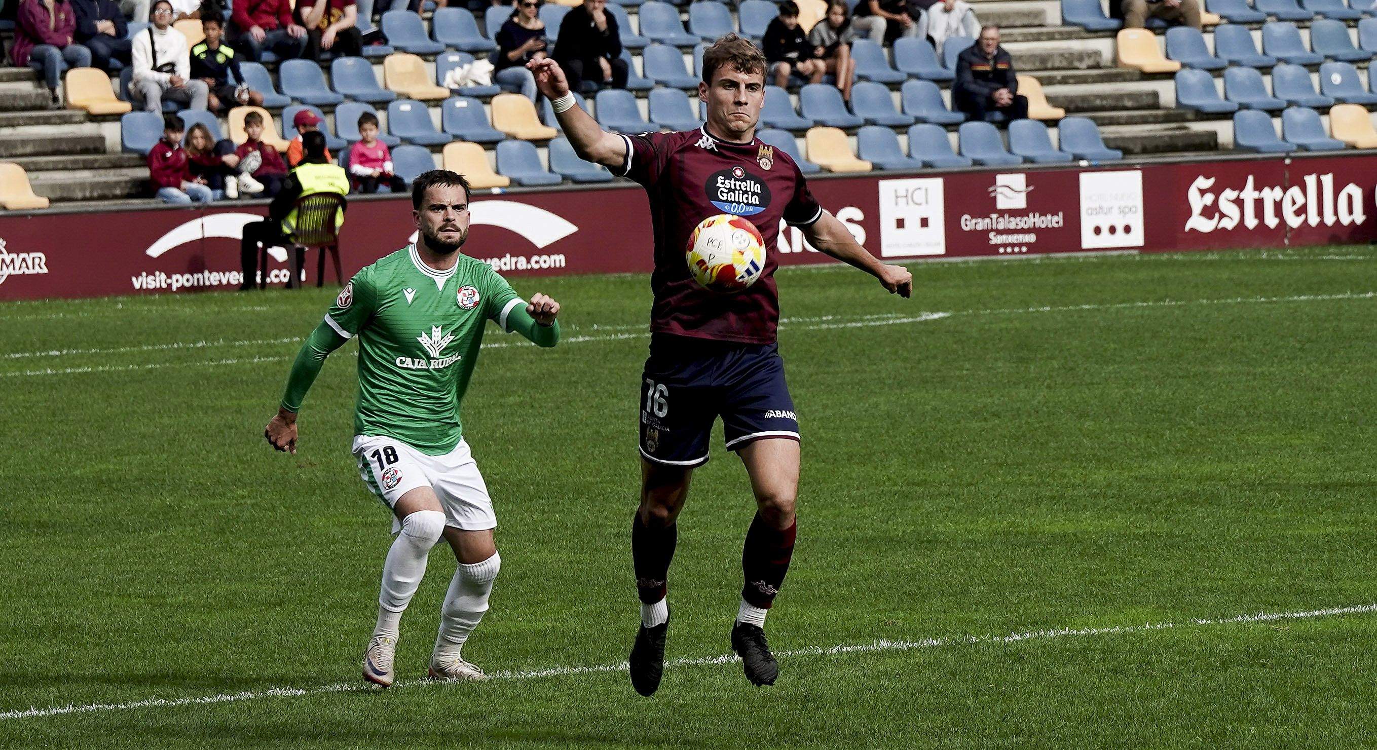 Partido entre Pontevedra CF y Zamora en Pasarón Partido entre Pontevedra CF y Zamora en Pasarón