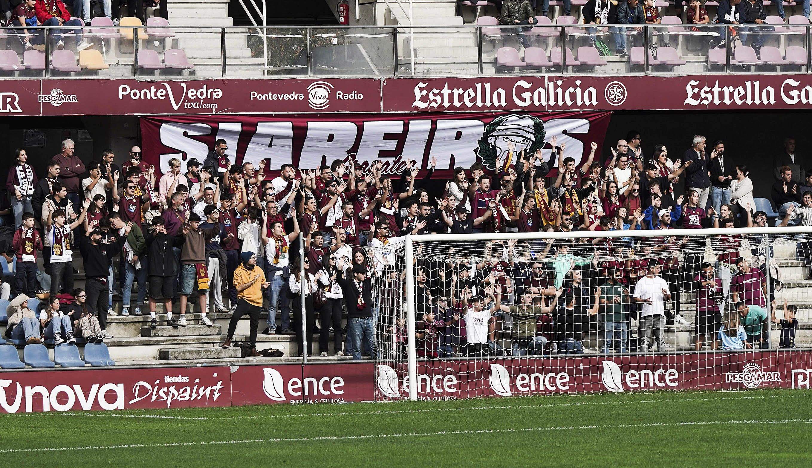 Partido entre Pontevedra CF y Zamora en Pasarón Partido entre Pontevedra CF y Zamora en Pasarón