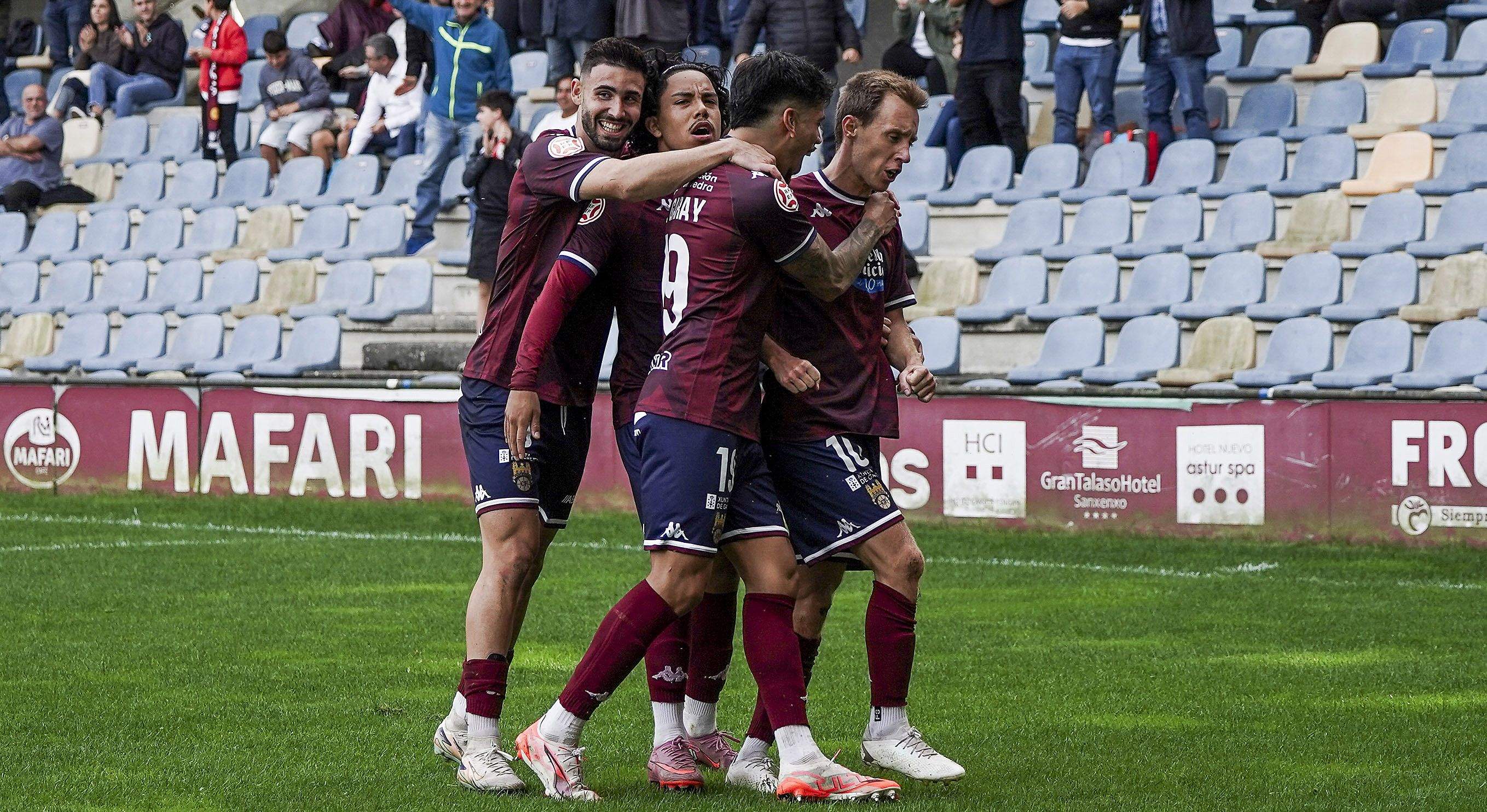 Partido entre Pontevedra CF y Zamora en Pasarón Partido entre Pontevedra CF y Zamora en Pasarón