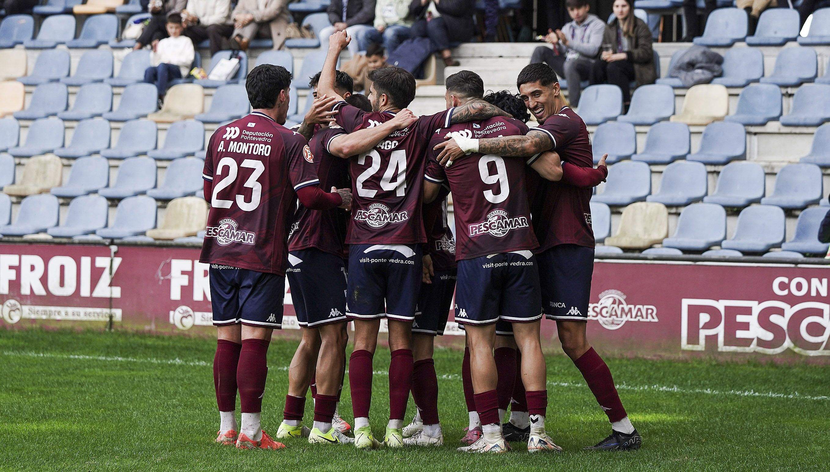 Partido entre Pontevedra CF y Zamora en Pasarón Partido entre Pontevedra CF y Zamora en Pasarón