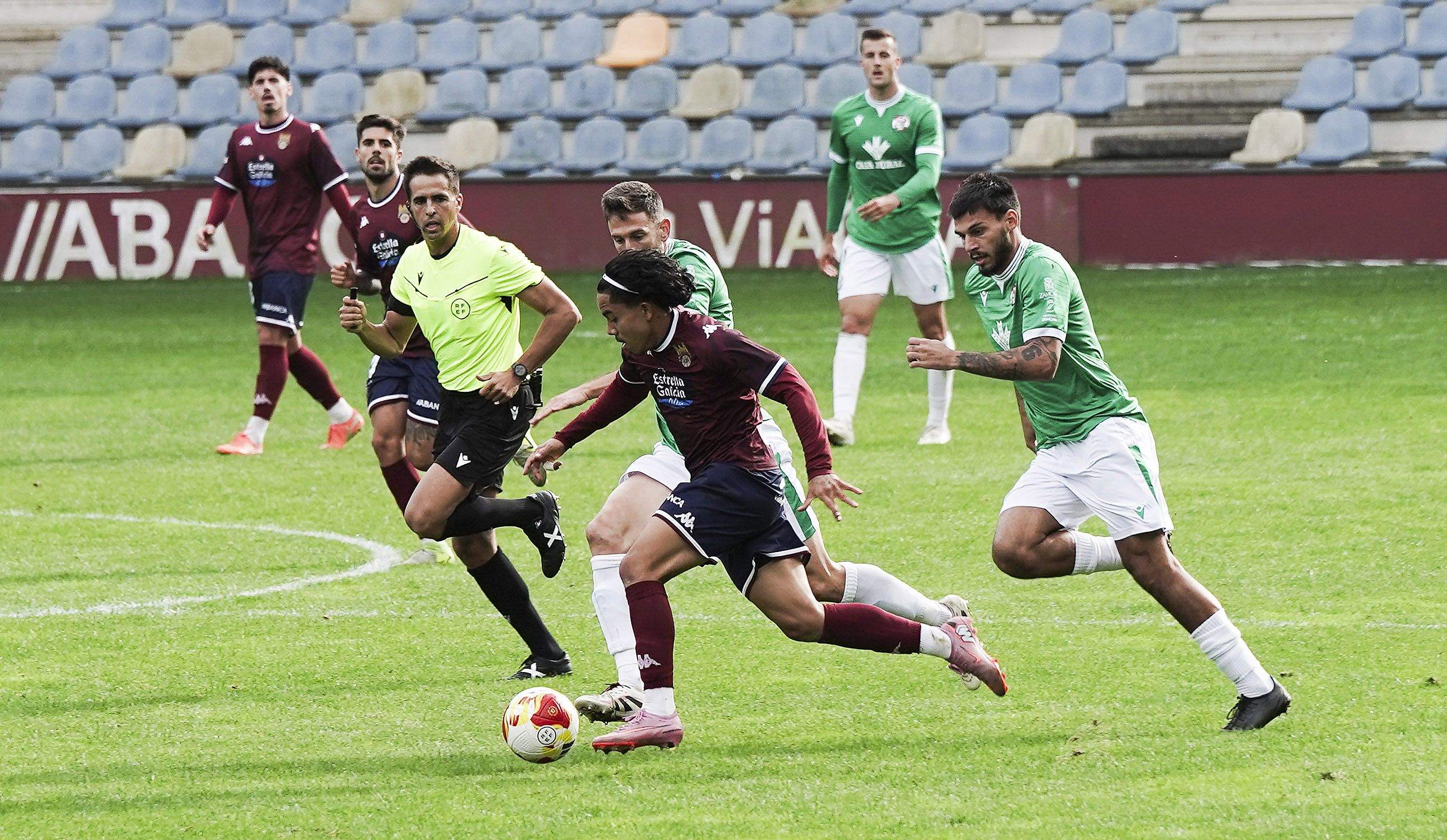 Partido entre Pontevedra CF y Zamora en Pasarón Partido entre Pontevedra CF y Zamora en Pasarón