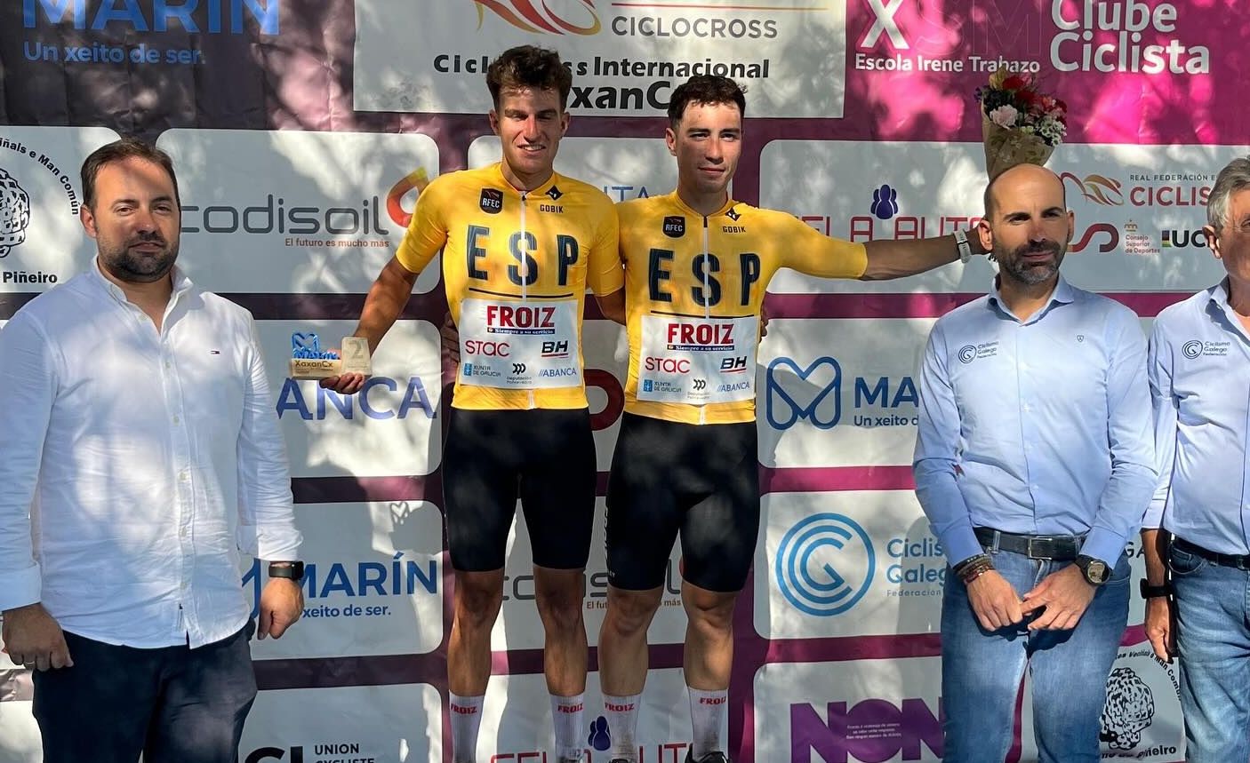 Gonzalo Inguanzo y Raúl Mira en el podio de la Copa de España de Ciclocross en Marín