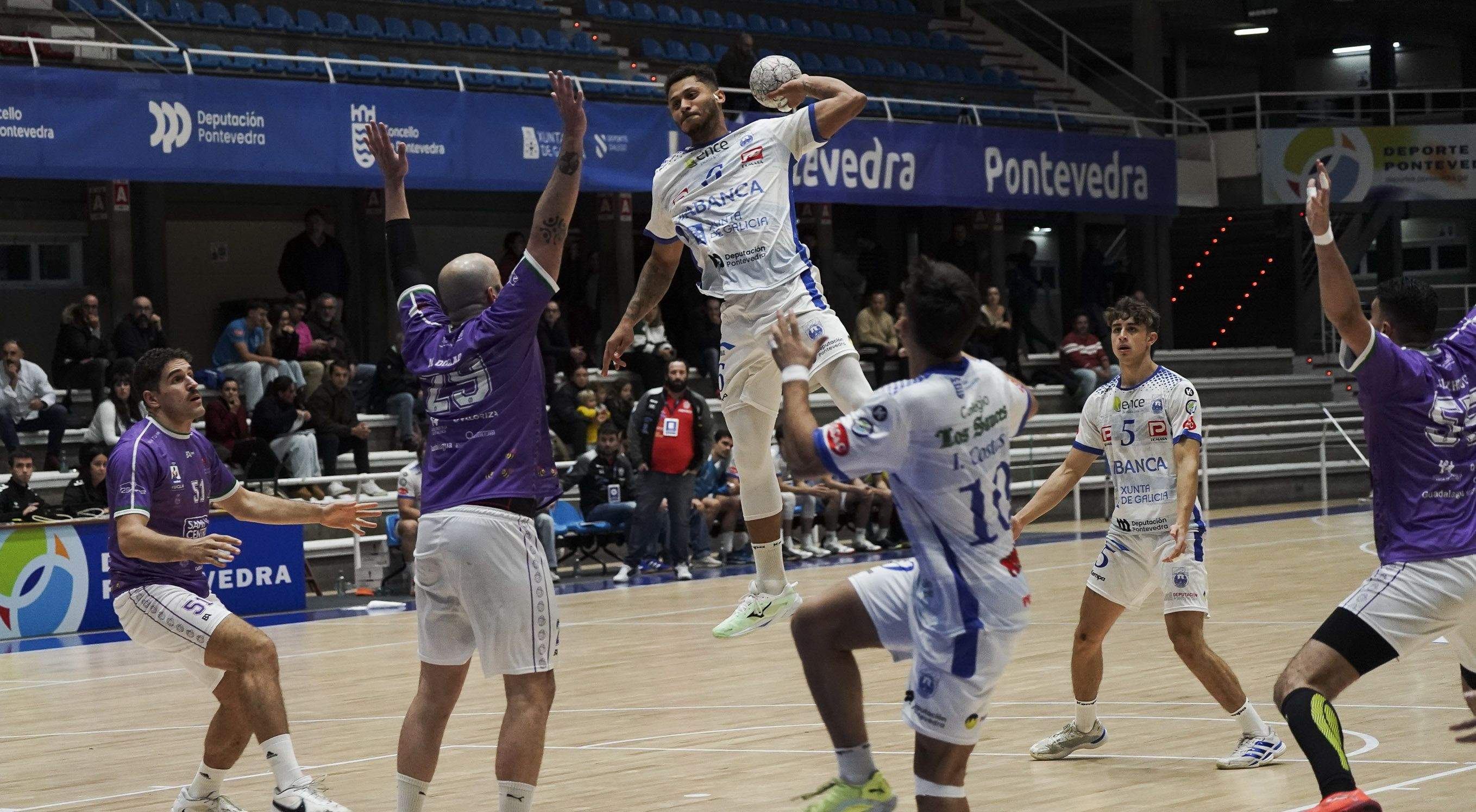 Partido de Copa do Rei entre Club Cisne e BM Guadalajara