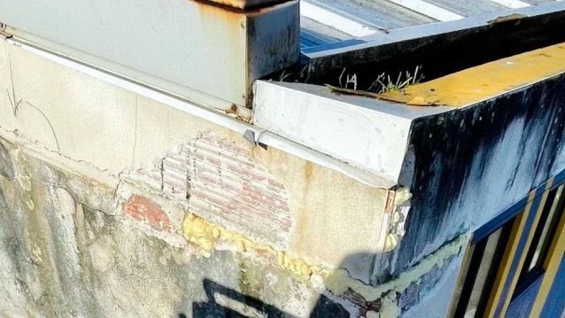 Estado da fachada do colexio A Lomba Estado da fachada do colexio A Lomba