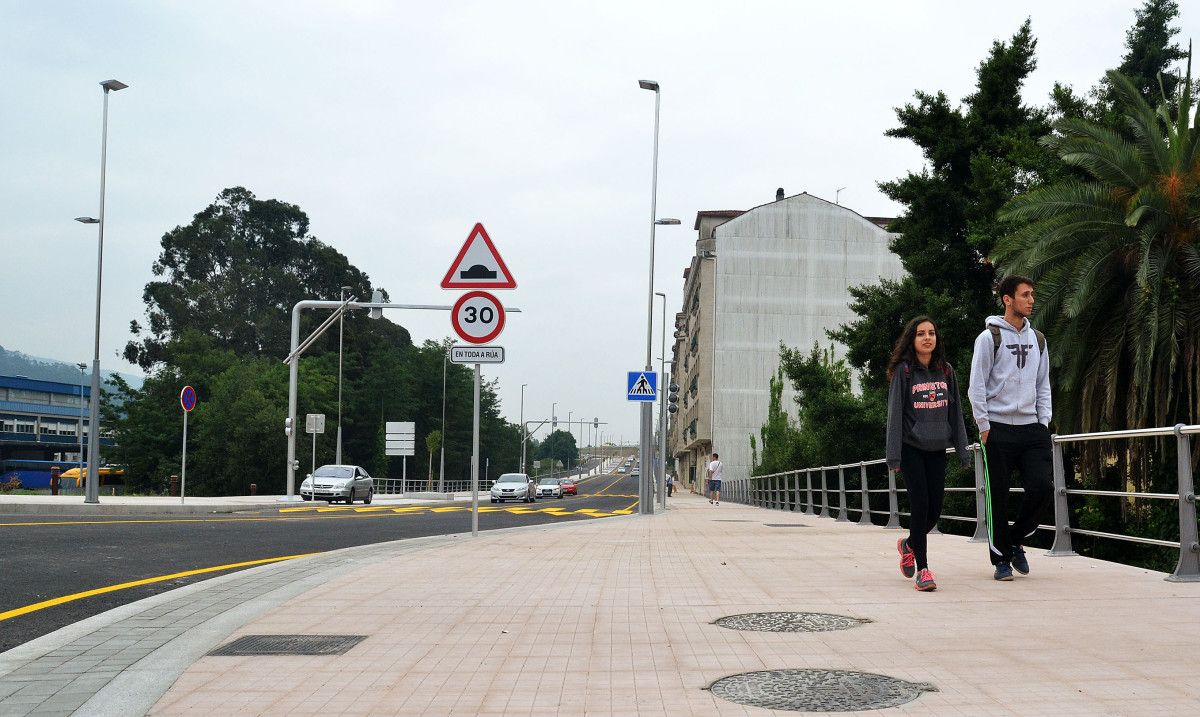 Apertura do vial de desdobramento da Avenida de Vigo