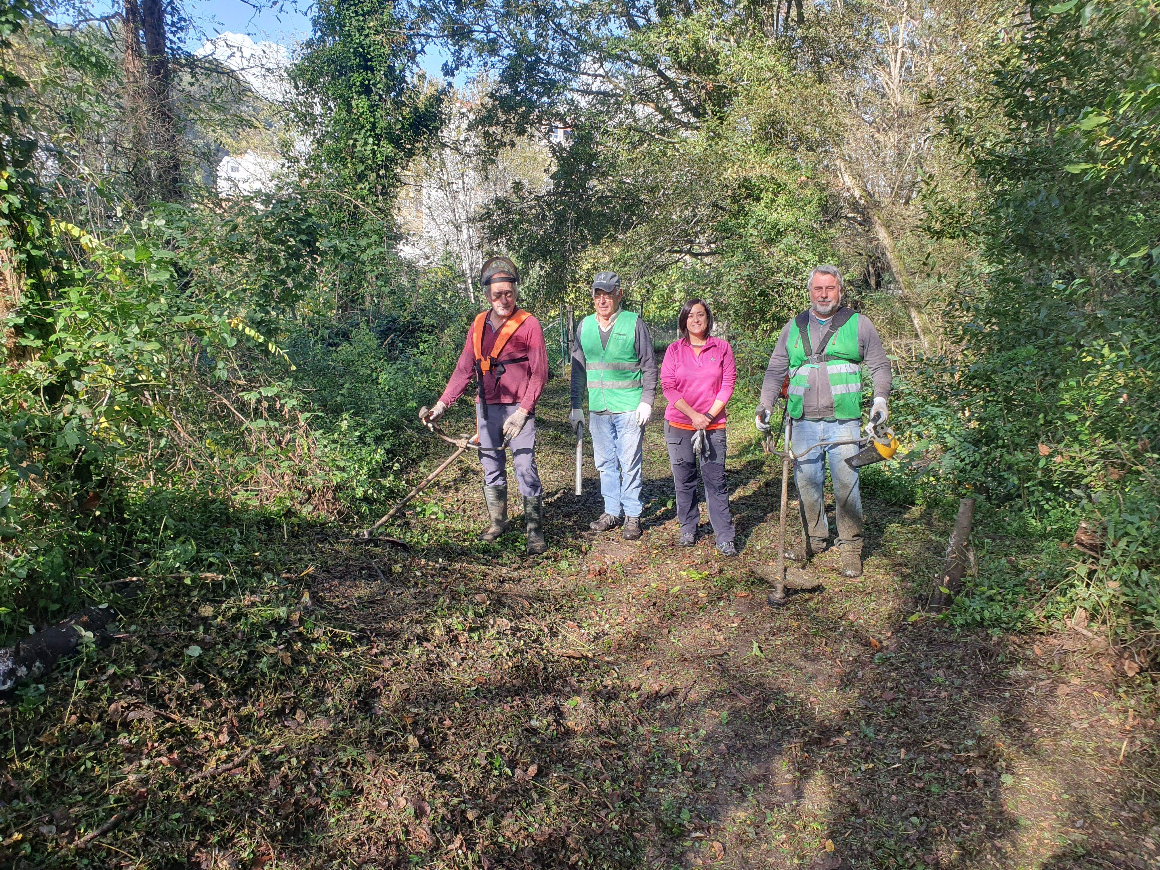 Voluntarios da Asociación Vaipolorio