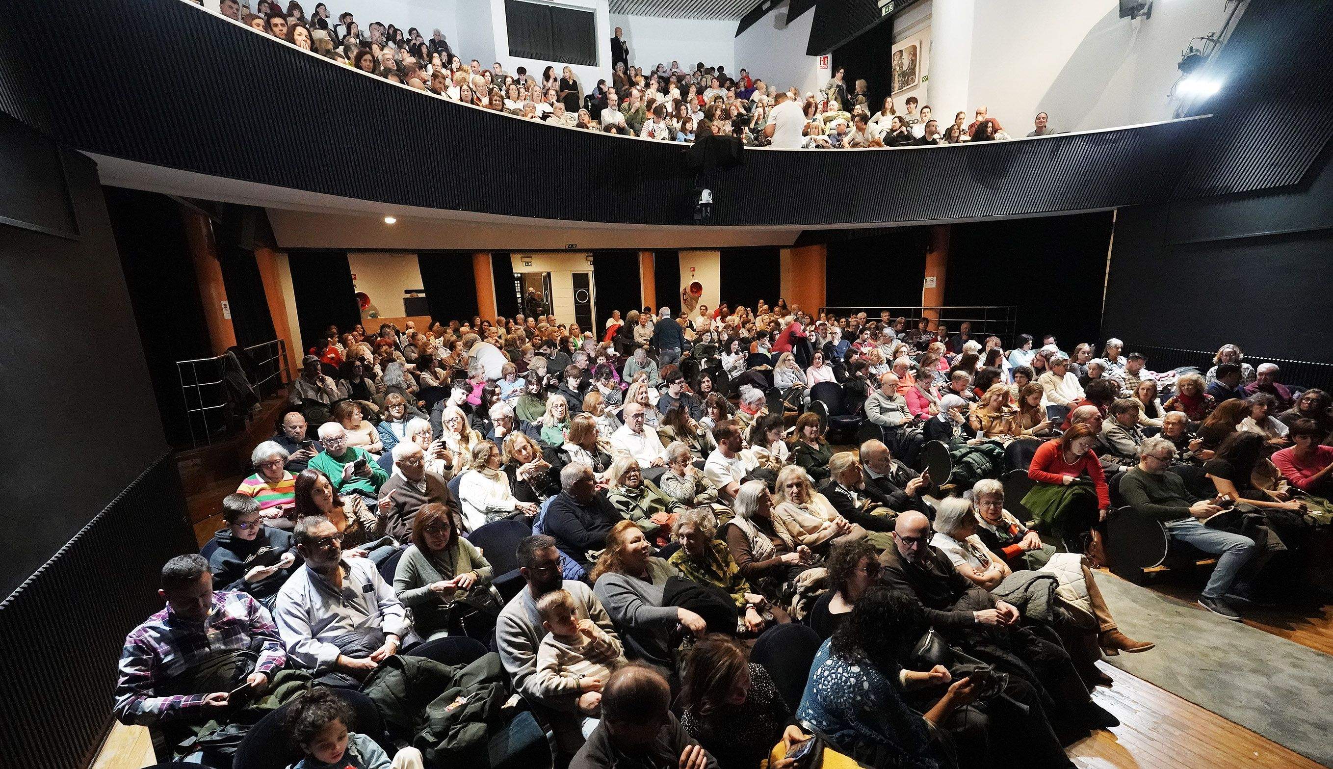 Público que asistía a ver 'Os vellos non deben de namorarse'