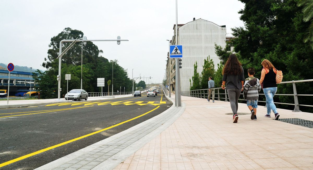 Apertura do vial de desdobramento da Avenida de Vigo