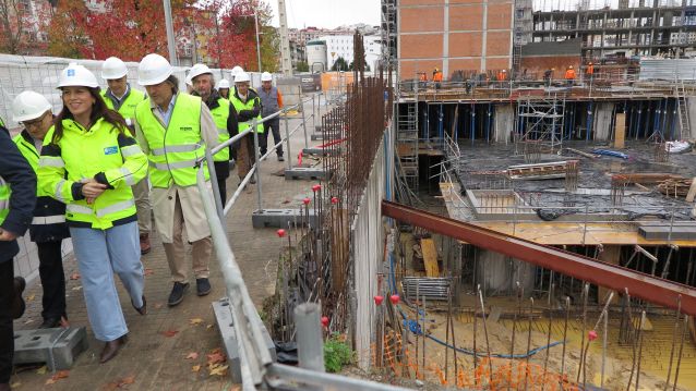 Martínez Allegue visita las obras de las cooperativas de viviendas en Tafisa Martínez Allegue visita las obras de las cooperativas de viviendas en Tafisa
