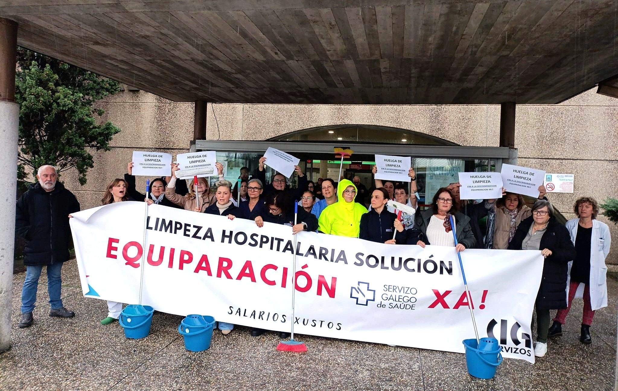 Protesta del personal de limpieza en el Hospital de O Salnés