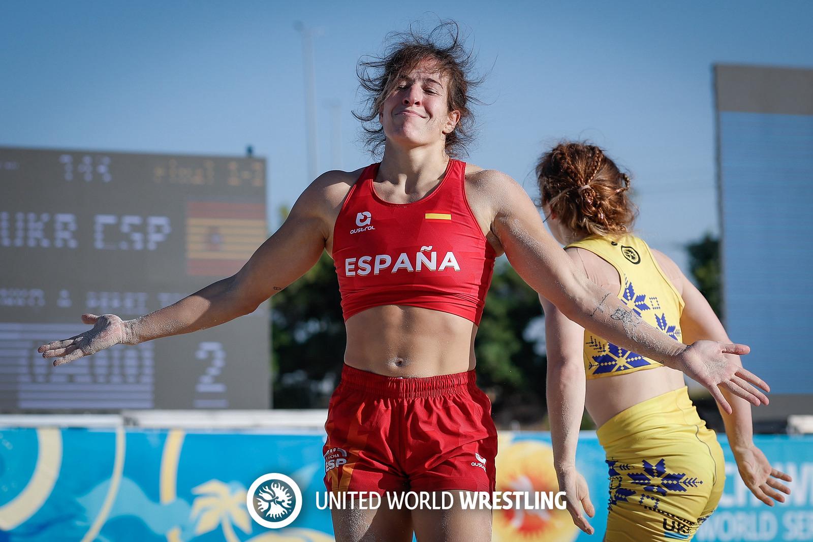 Lydia Pérez, tras proclamarse subcampioa mundial de loita praia