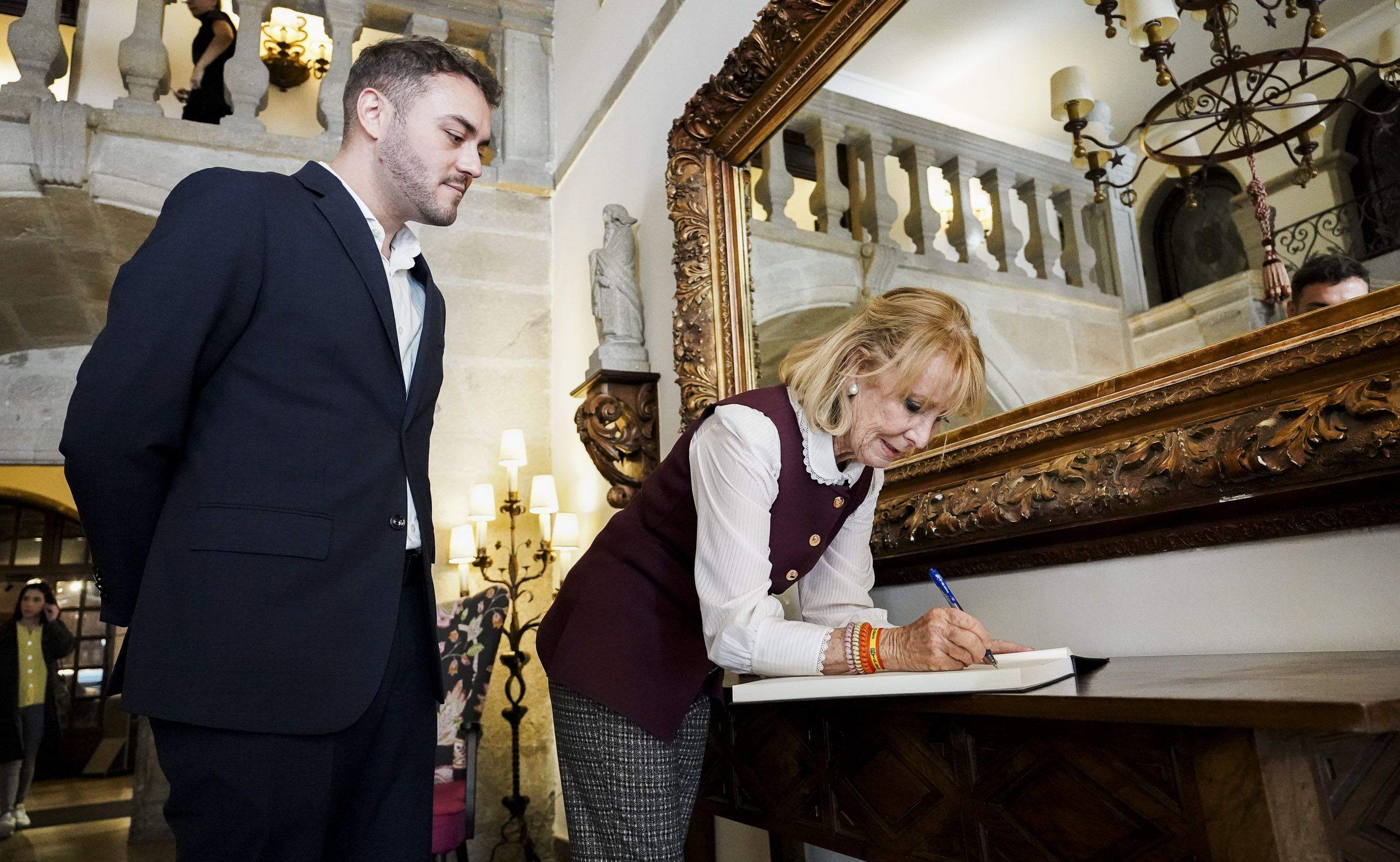 Esperanza Aguirre participa en Pontevedra en un acto del Rotary Club