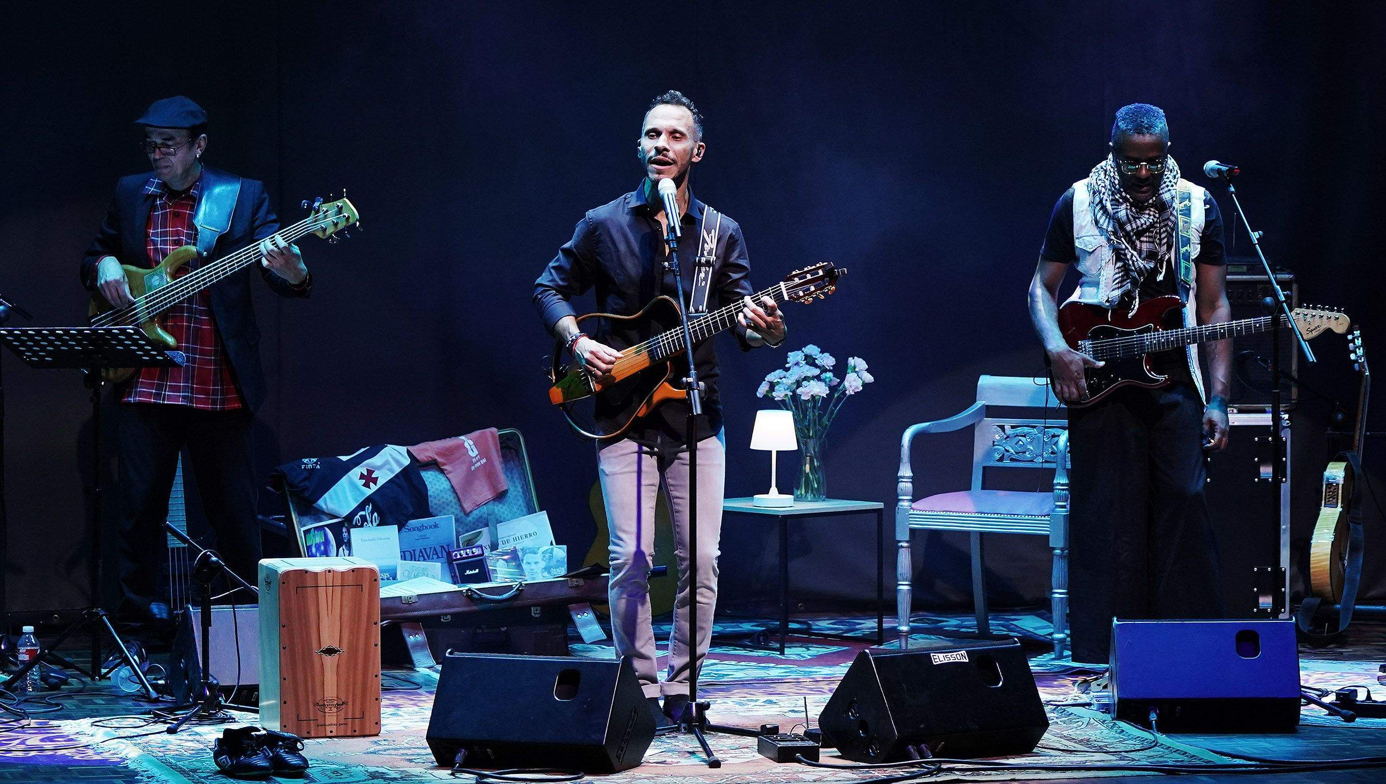 Gustavo Almeida reinterpreta su primer disco, veinte años después, en el Principal Gustavo Almeida reinterpreta su primer disco, veinte años después, en el Principal