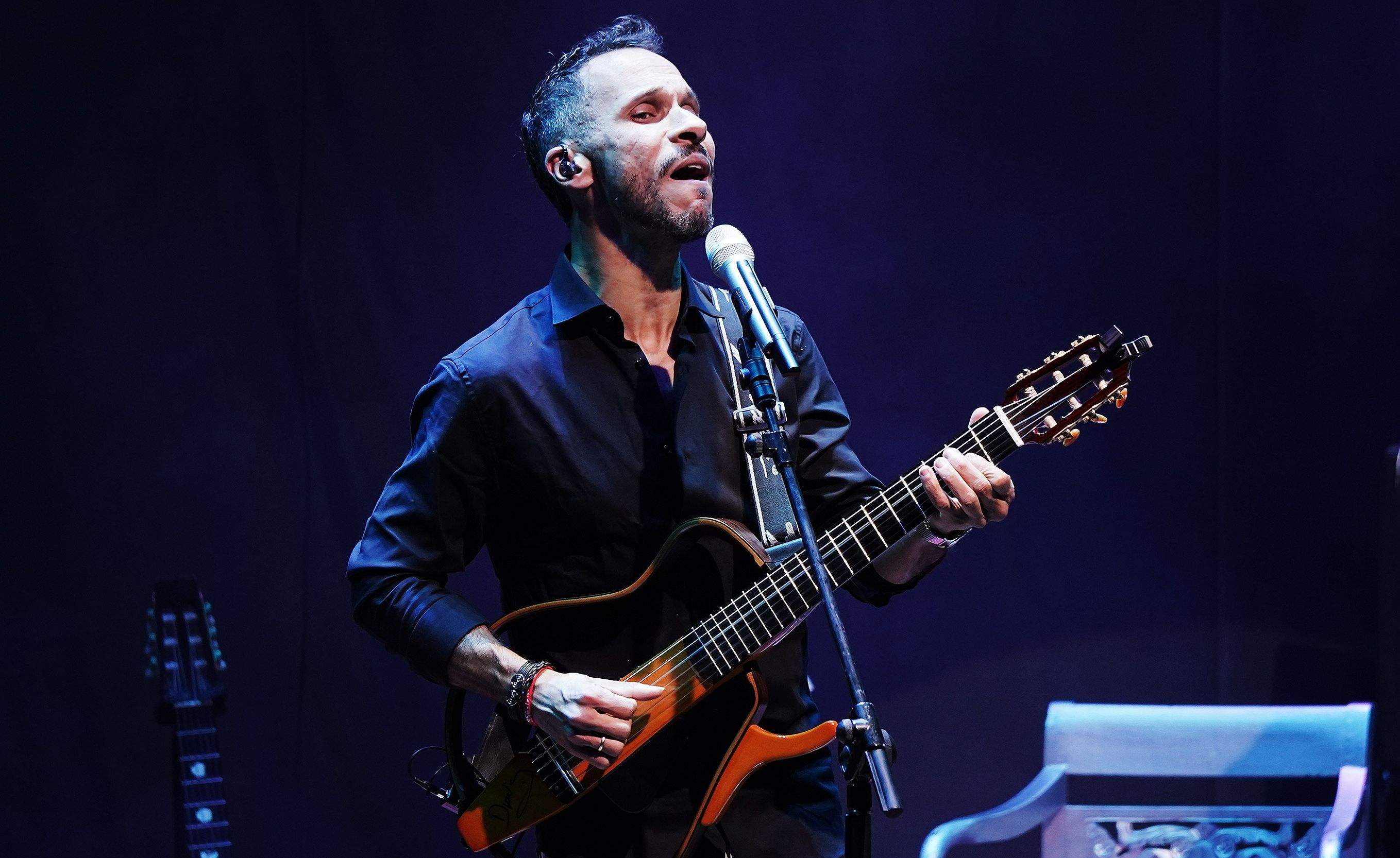 Gustavo Almeida reinterpreta su primer disco, veinte años después, en el Principal Gustavo Almeida reinterpreta su primer disco, veinte años después, en el Principal