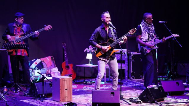 Gustavo Almeida reinterpreta su primer disco, veinte años después, en el Principal Gustavo Almeida reinterpreta su primer disco, veinte años después, en el Principal