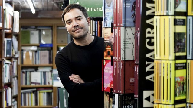El escritor pontevedrés Guillermo Alonso, en la Libraría Paz El escritor pontevedrés Guillermo Alonso, en la Libraría Paz