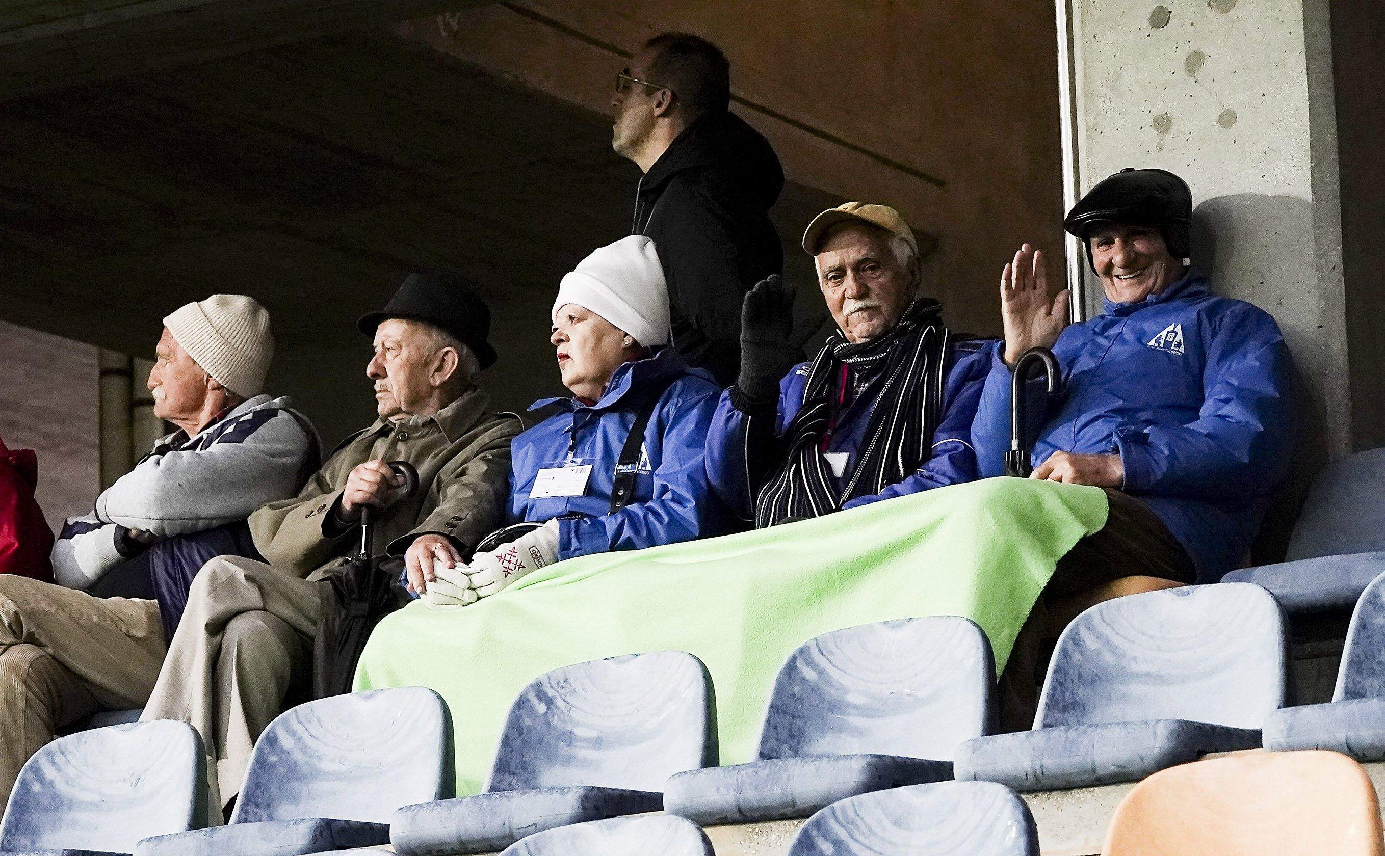 Partido entre Pontevedra CF y Mérida en Pasarón