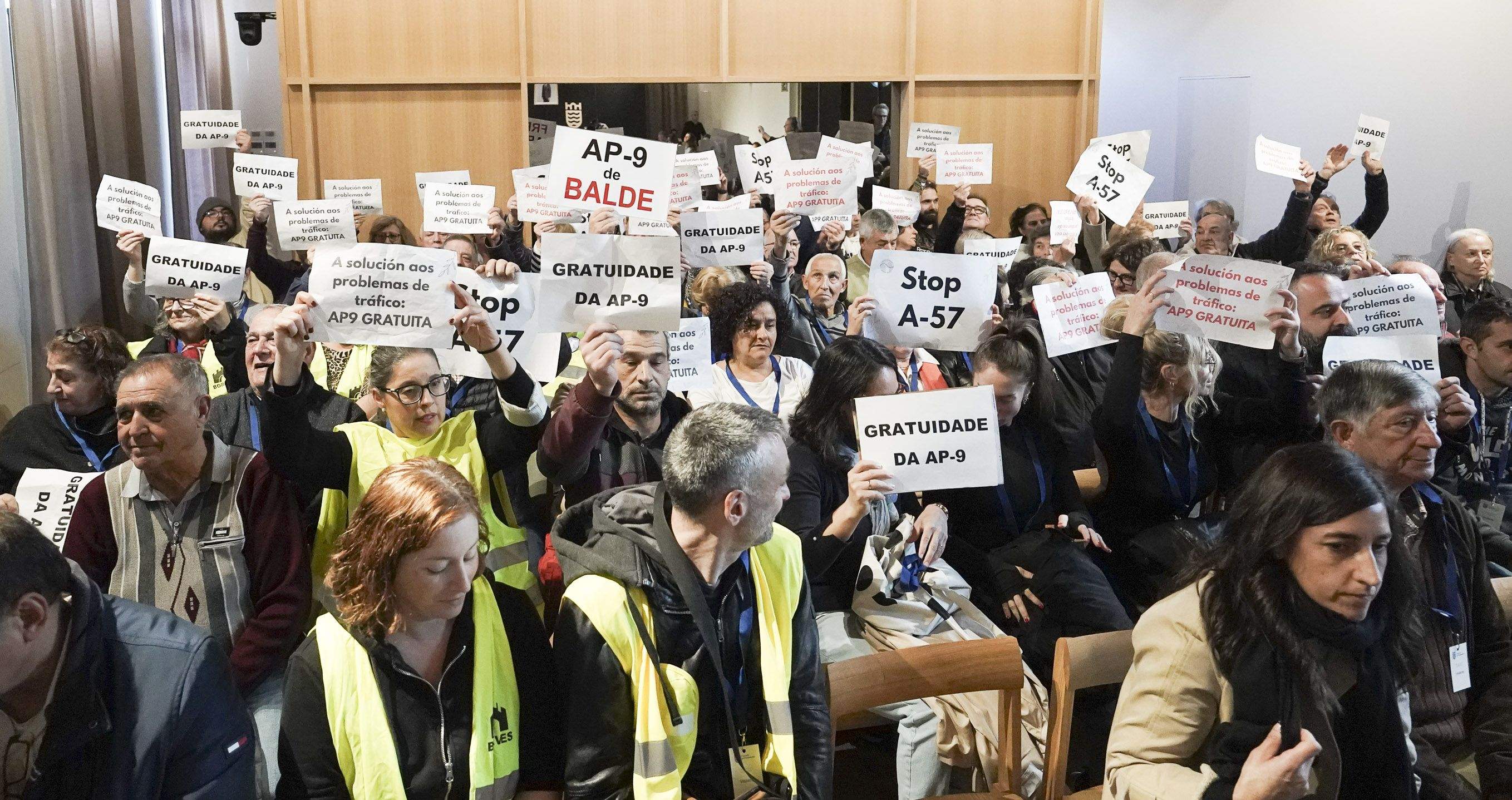 Pleno municipal en el que se rechazó la continuidad de la A-57