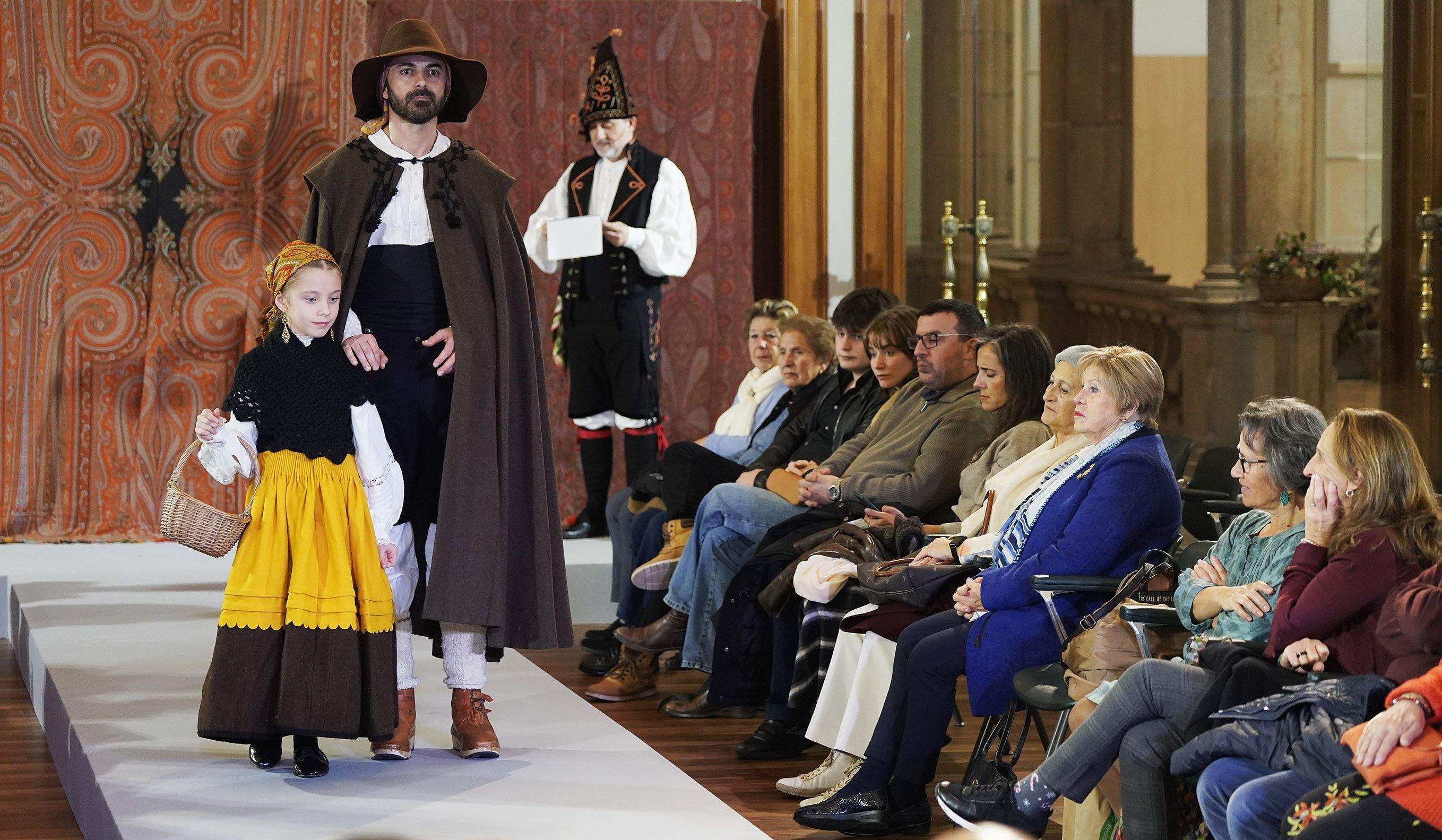 Pasarela de trajes tradicionales inspirados en la obra de Castelao Pasarela de trajes tradicionales inspirados en la obra de Castelao