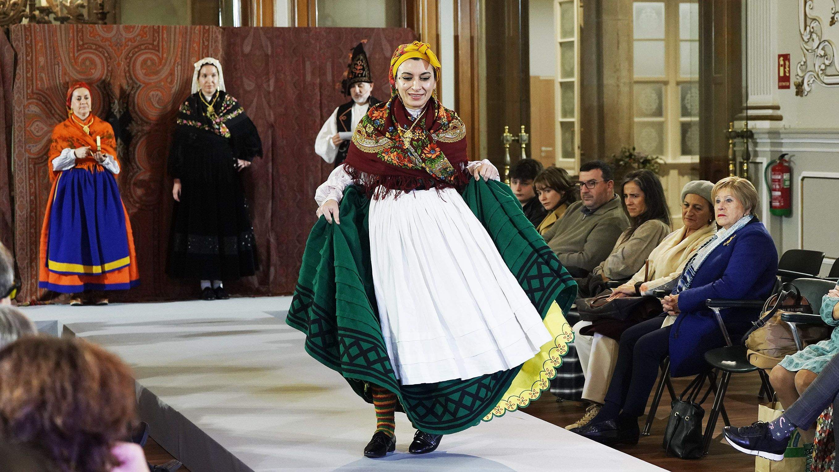 Pasarela de trajes tradicionales inspirados en la obra de Castelao Pasarela de trajes tradicionales inspirados en la obra de Castelao