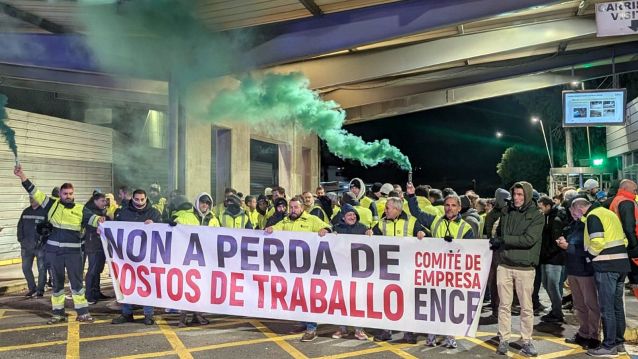 Piquete na entrada da fábrica de Ence en Lourizán Piquete na entrada da fábrica de Ence en Lourizán