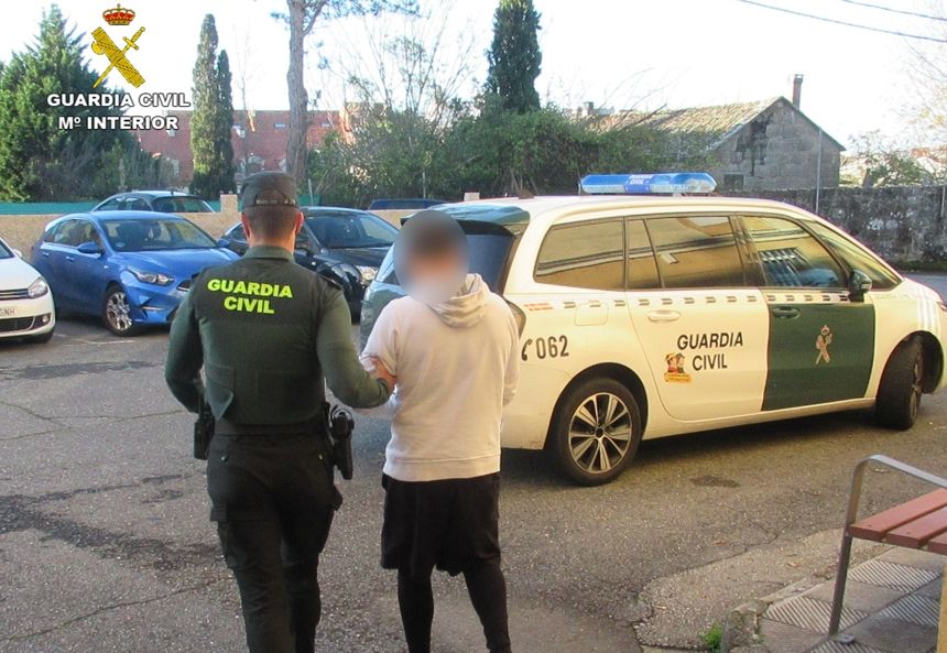 Vecino de Sanxenxo detenido por el robo en un bar