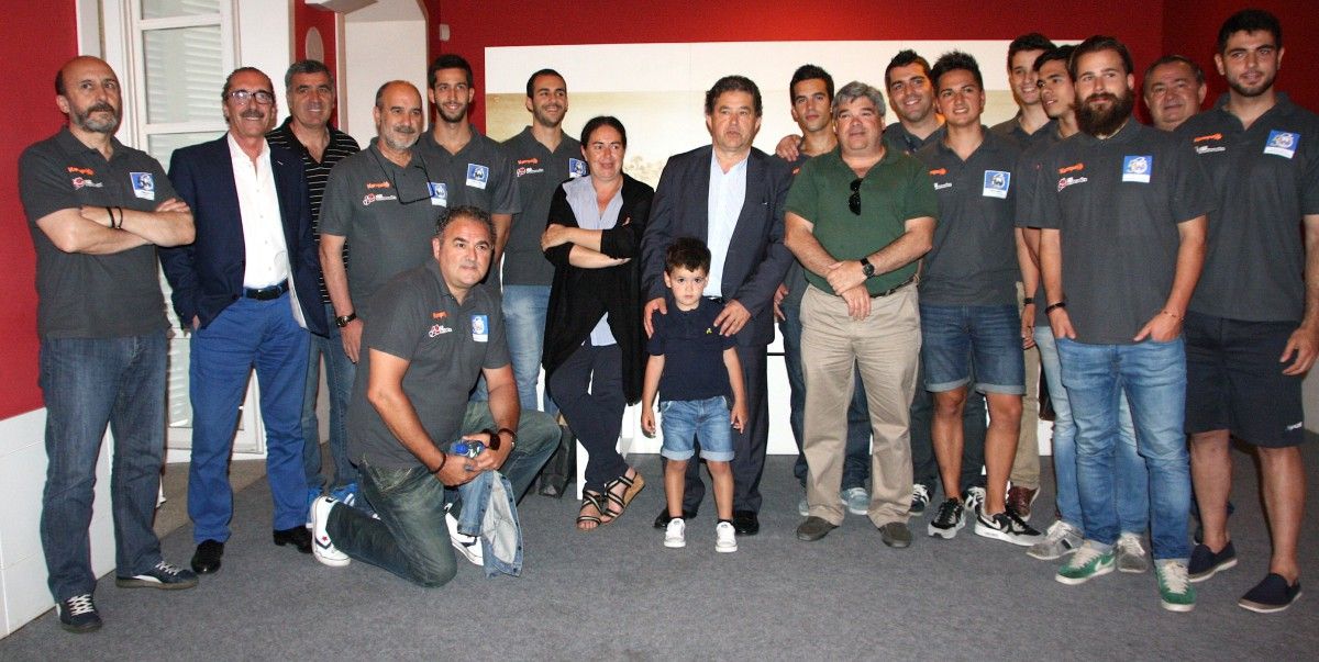 Homenaxe do Concello ao Club Cisne polo seu ascenso