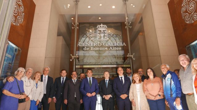 Visita de una representación de la Deputación y el Museo de Pontevedra al Centro Galicia de Buenos Aires Visita de una representación de la Deputación y el Museo de Pontevedra al Centro Galicia de Buenos Aires