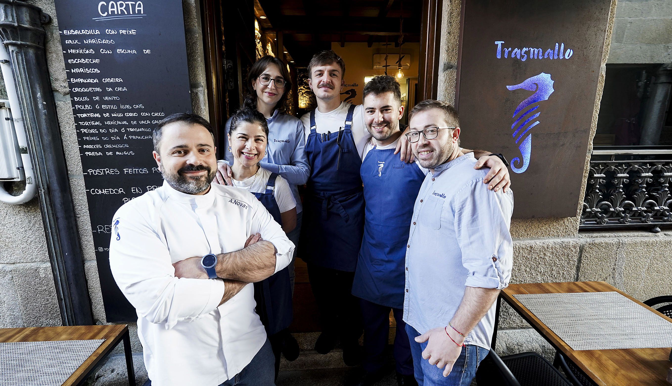 Parte del equipo del restaurante Trasmallo