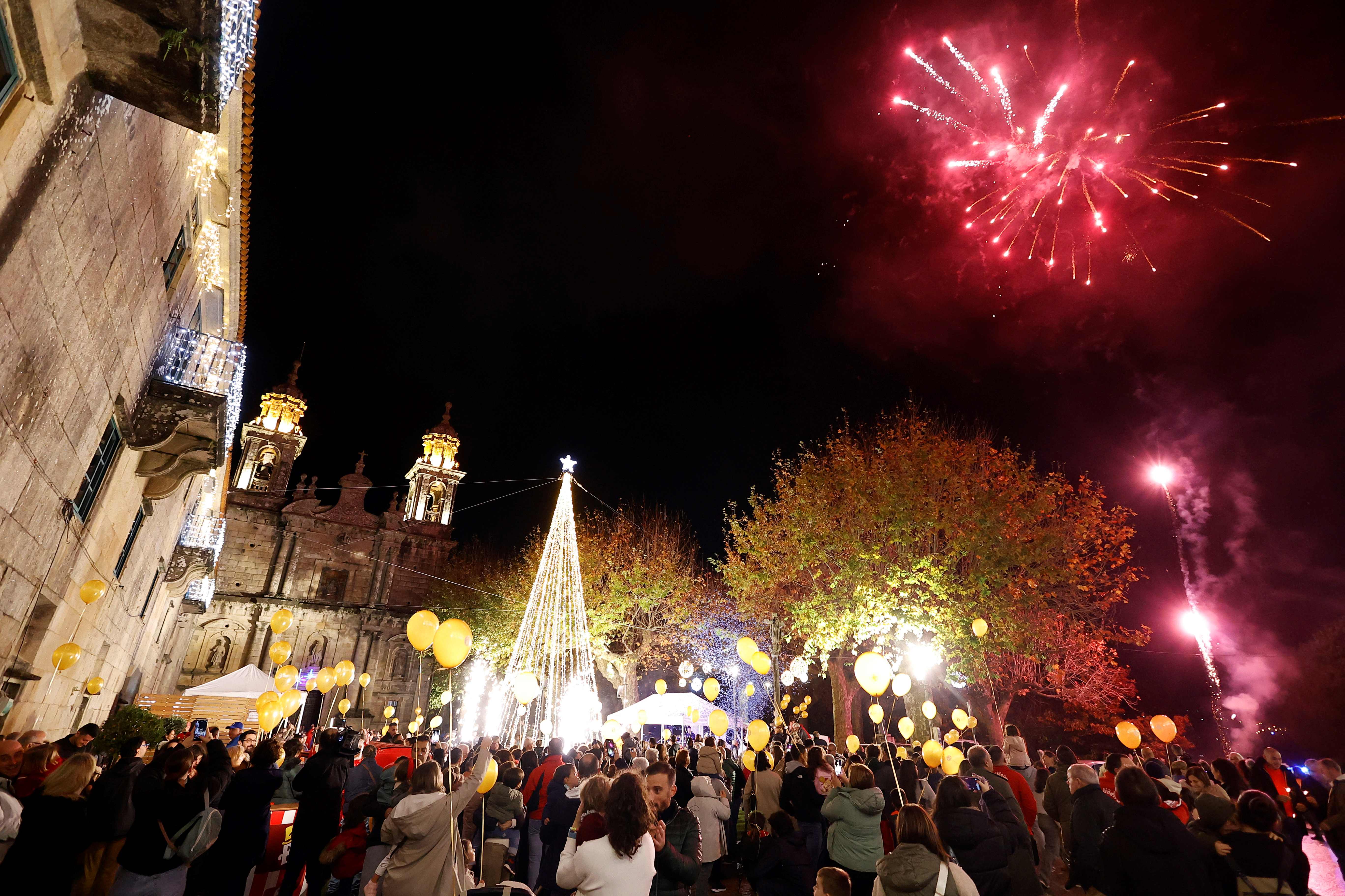Inauguración do alumeado de Nadal en Poio (2024) Inauguración do alumeado de Nadal en Poio (2024)